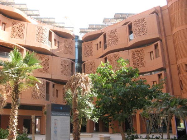 masdar-city-courtyard